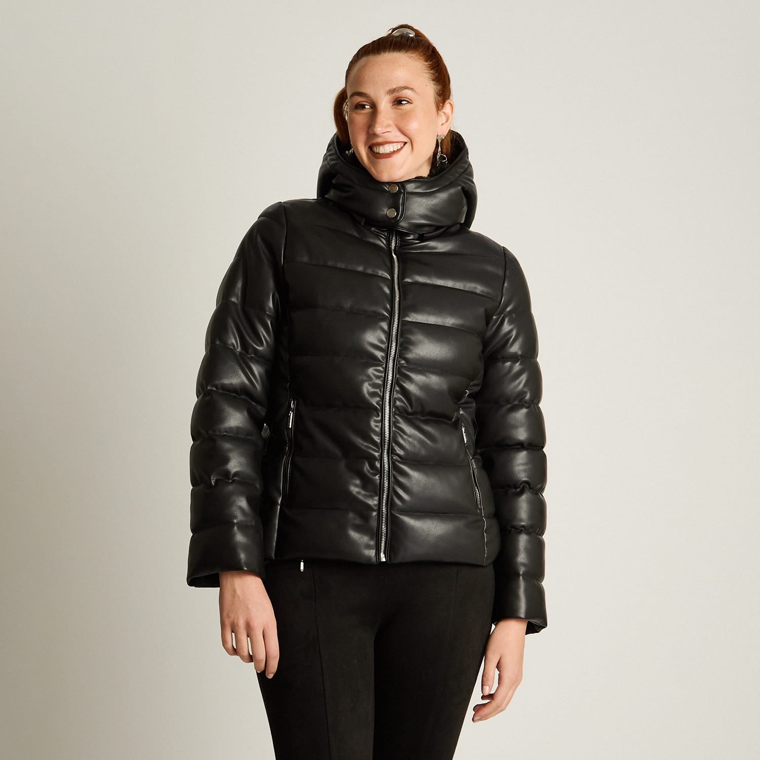 Parka Negro Manga Larga Elasticidad Nula Con Forro Calce Normal Tela Eco Cuero
